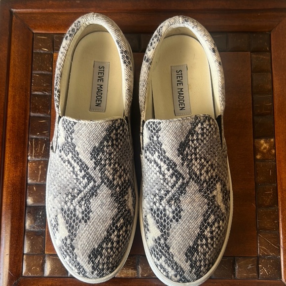 Steve Madden snakeskin platform sneakers, size 8 - Picture 3 of 8
